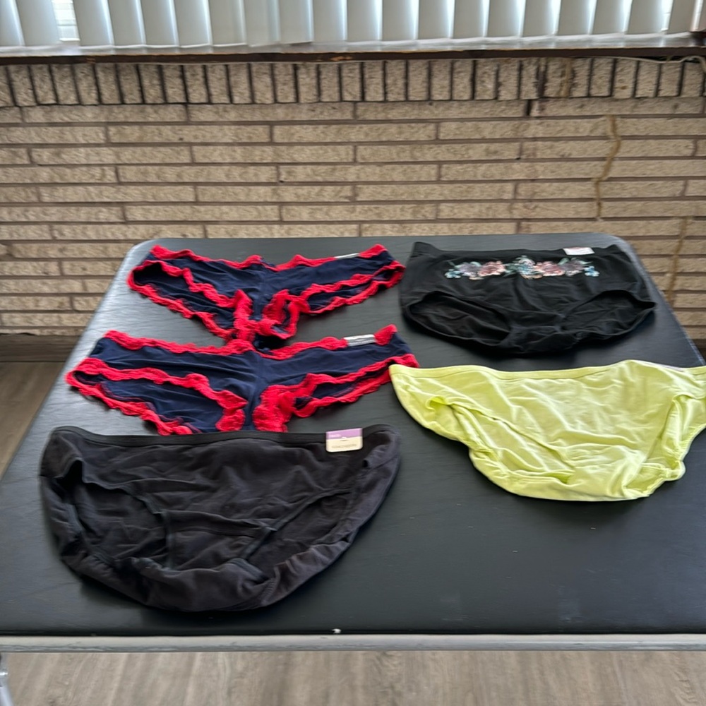 Women’s underwear by Cacique. Sz 18/20. NWT